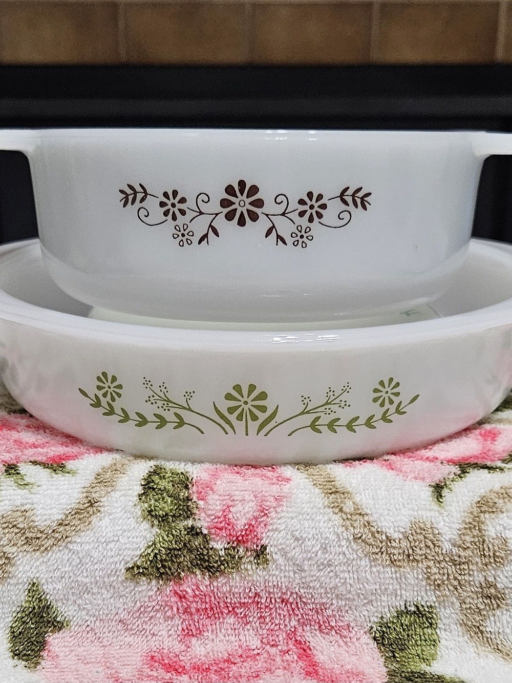 Vintage Milk Glass Casserole And Pie Plate